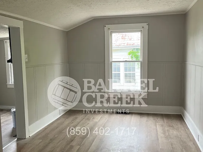 132 Nichols St — Photo 4