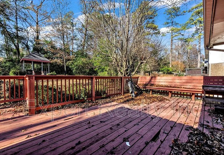 822 Linbard Ln — Photo 22