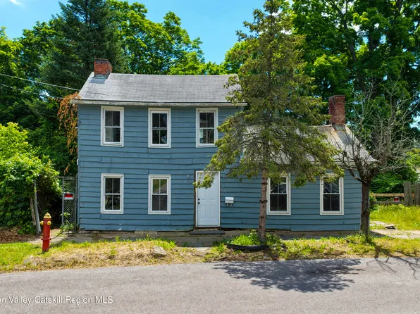 11 N Montgomery, Athens, NY 12015
