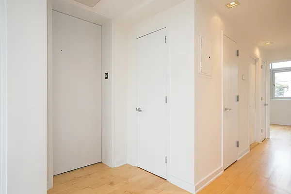 Sold by MNS | media 28