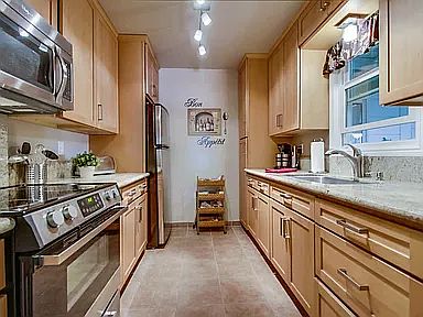 5th image of 236 Garrett Ave