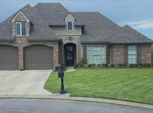 104 Majestic Oaks Dr, Broussard, LA 70518
