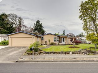 19319 Spring Valley Dr, Oregon City, OR 97045