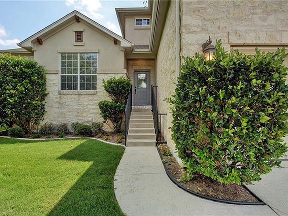 3rd image of 141 Canterbury Dr