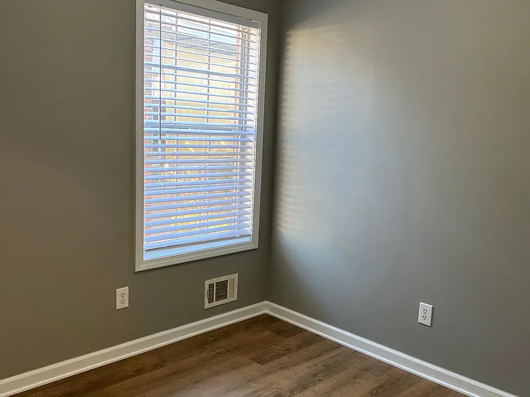 106 Oakwood Cir — Photo 29