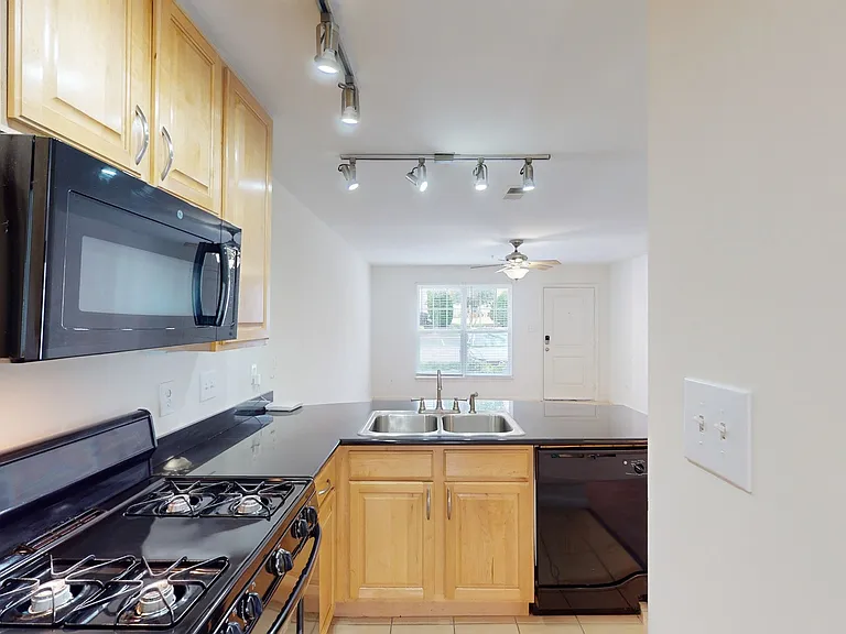 Gayton Pointe Townhomes — Photo 68