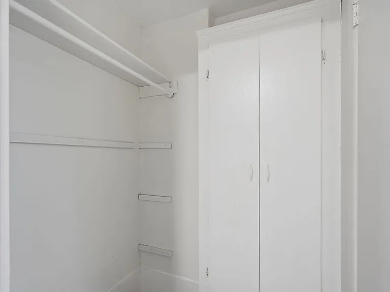 227 Cathcart St — Photo 15