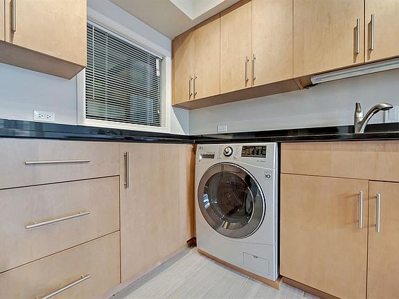 3rd image of 846 W Belmont Ave #C5