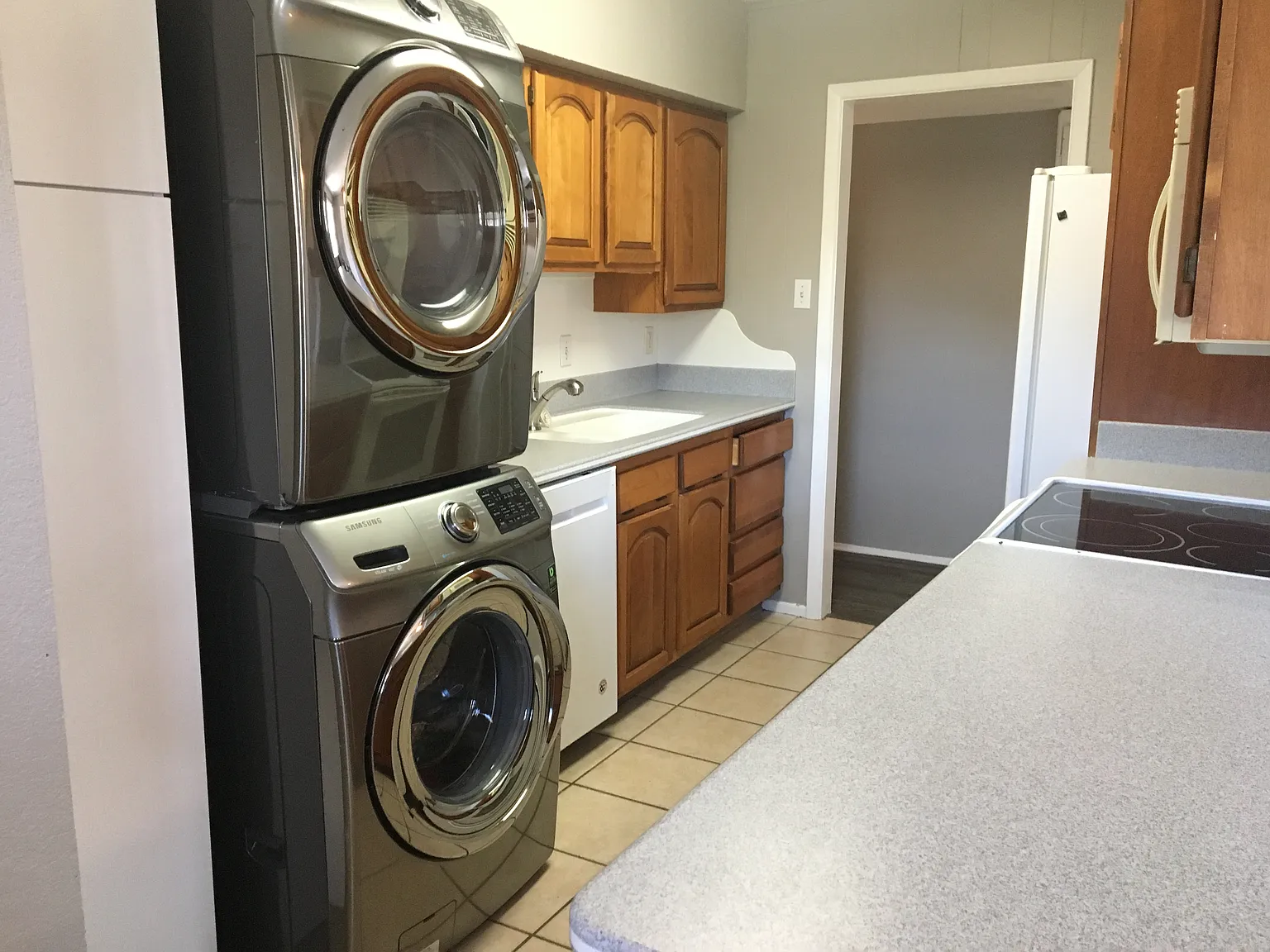 3 bed, 1240 sqft, $2,295 — Photo 4