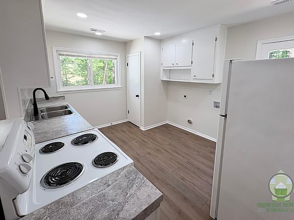4th image of 14 Tanyard Rd #B
