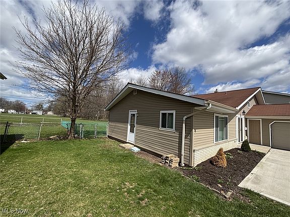 5th image of 26792 Driscoll Ln
