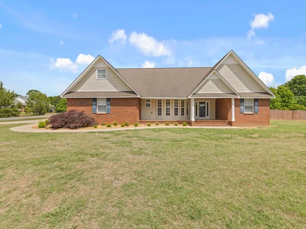 690 Cloverleaf Cir, Killen, AL 35645