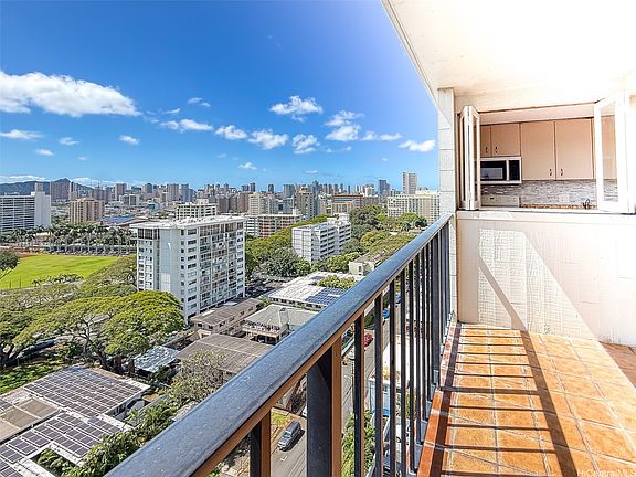 3rd image of 1541 Dominis St #Penthouse 1