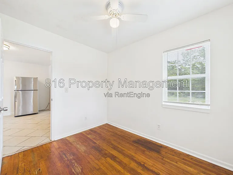 7924 Agnes Ave — Photo 12