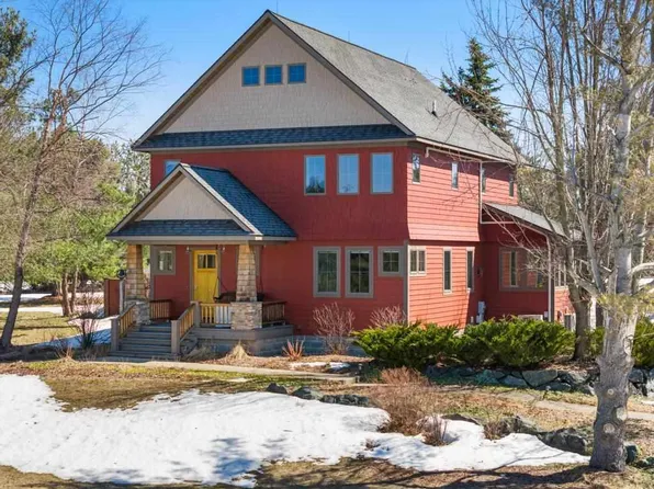 7083 Rolling Meadow Trl, Harbor Springs, MI 49740