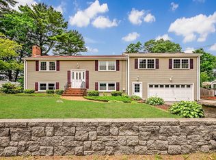 24 Regent Ave, Wareham, MA 02571