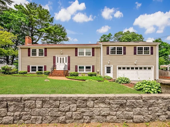 24 Regent Ave, Wareham, MA 02571