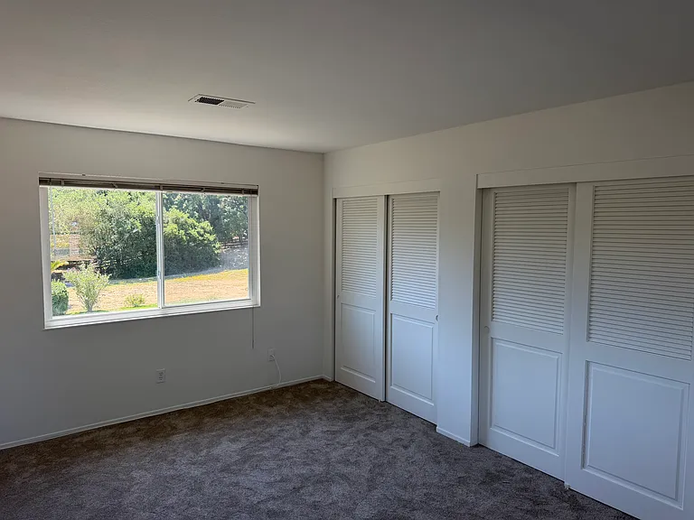 427 Bloom Ln — Photo 32