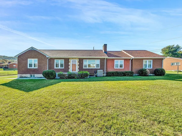 2601 Lindenwood Dr, Vinton, VA 24179