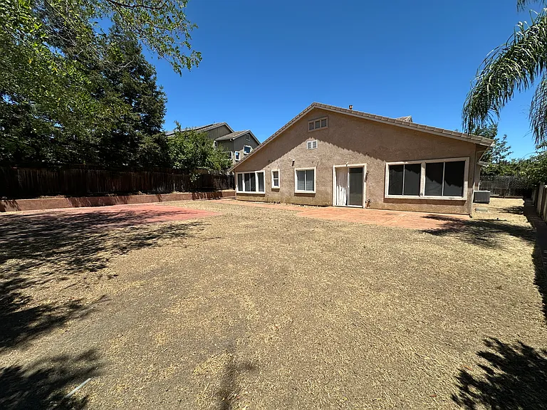 1344 Mokelumne Dr — Photo 26