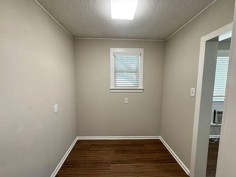 910 N Washington St — Photo 9