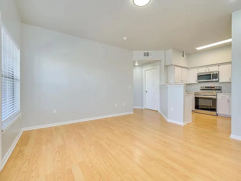 2320 Gracy Farms Ln #932 — Photo 2