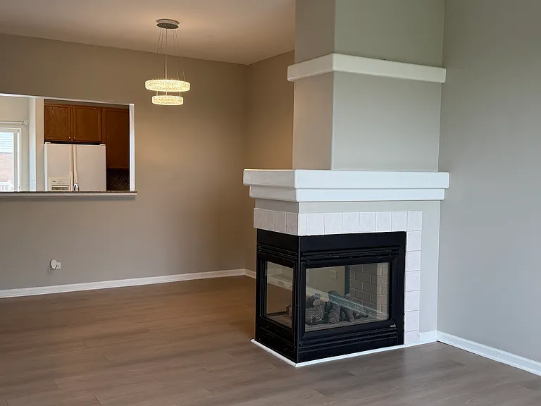 2204 W Concord Ln — Photo 18