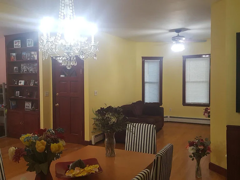 8 Buttonwood St #3 — Photo 43