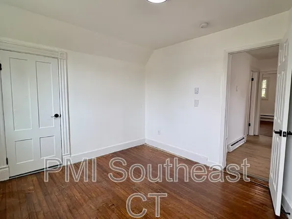 7 Griswold Ct, New London, CT