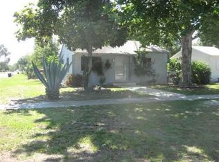 1102 55th St S, Gulfport, FL 33707