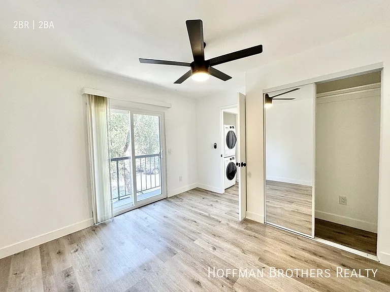 5440 Carlton Way #103 — Photo 6