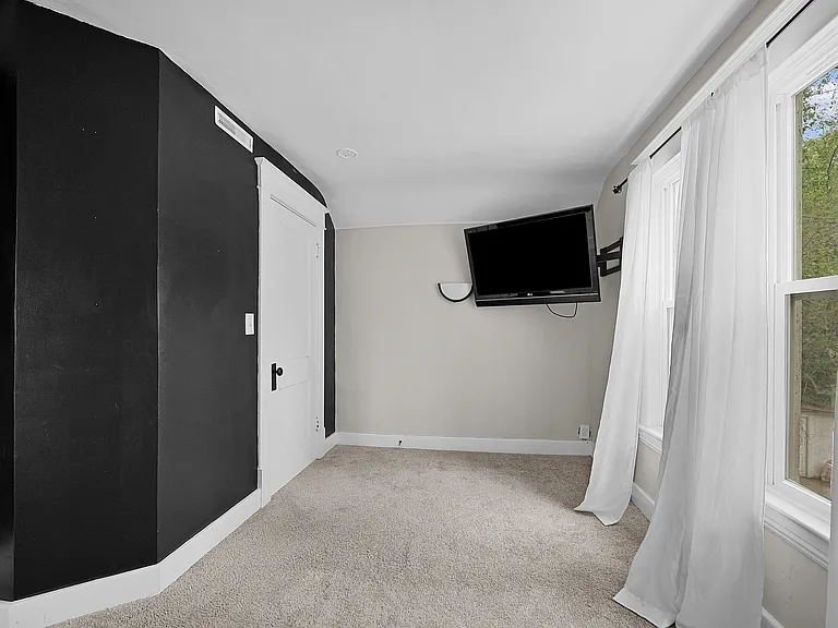 Bedroom #1