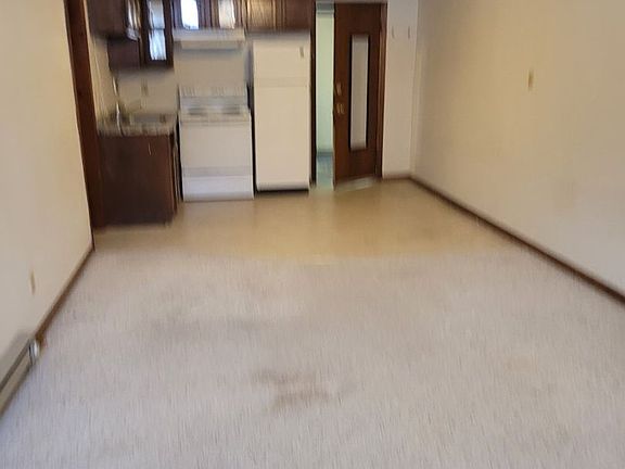 3rd image of 909 & 911 Western Rd #909-01