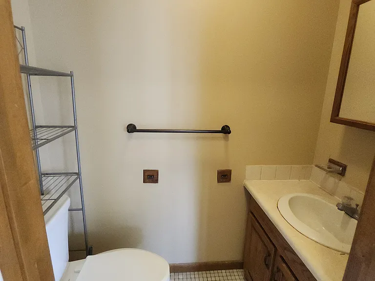 11 Dineen St — Photo 10
