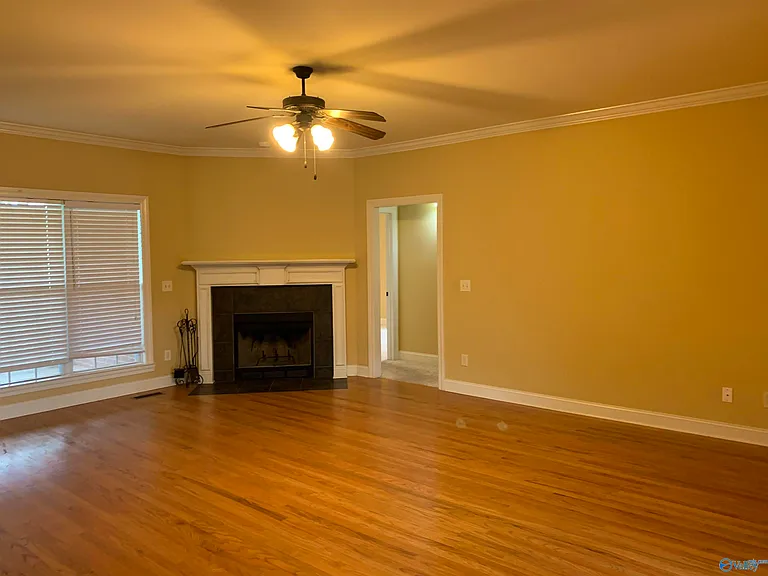 100 Mayfair Ct — Photo 7