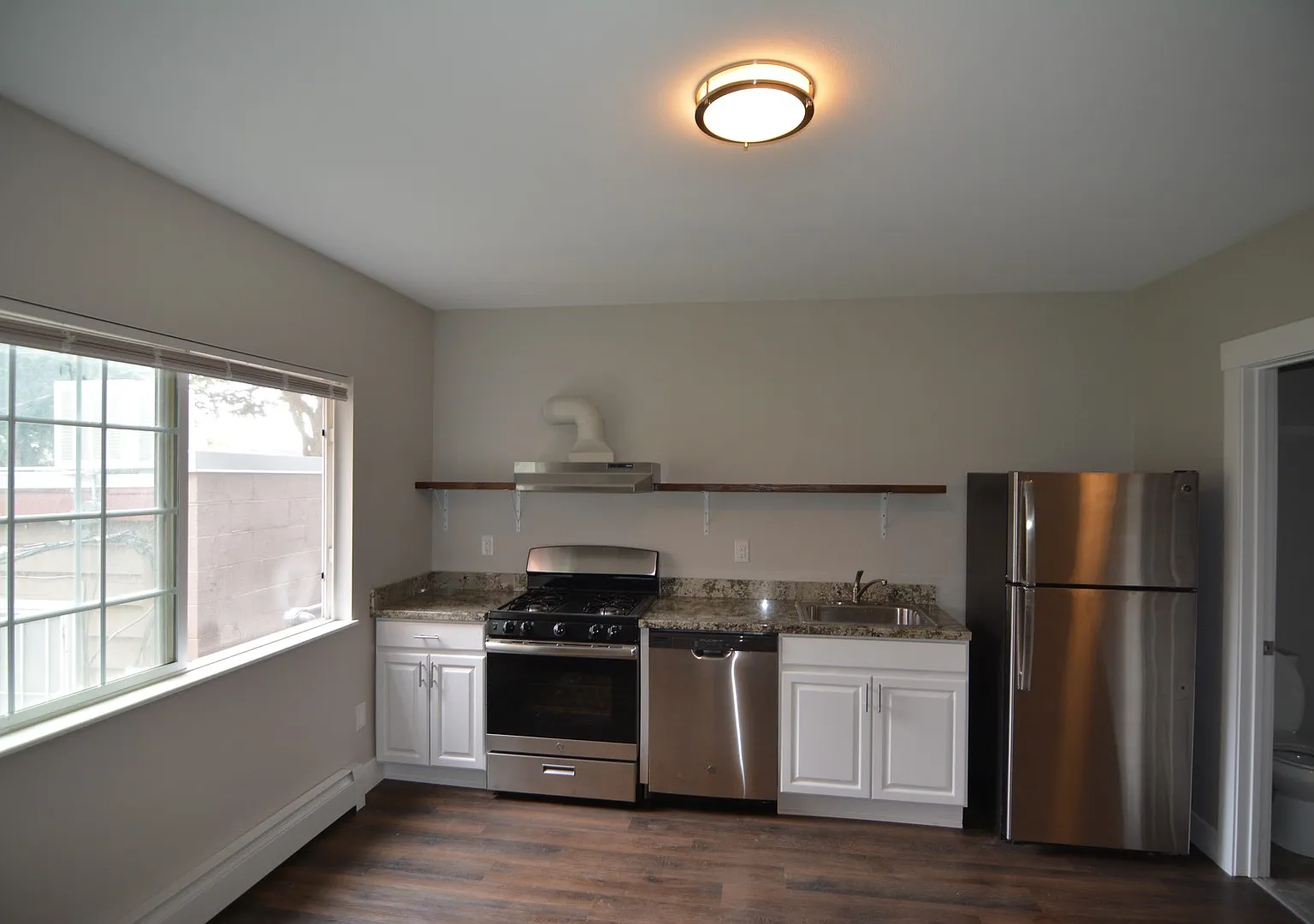 Beacon Apartments — Photo 1