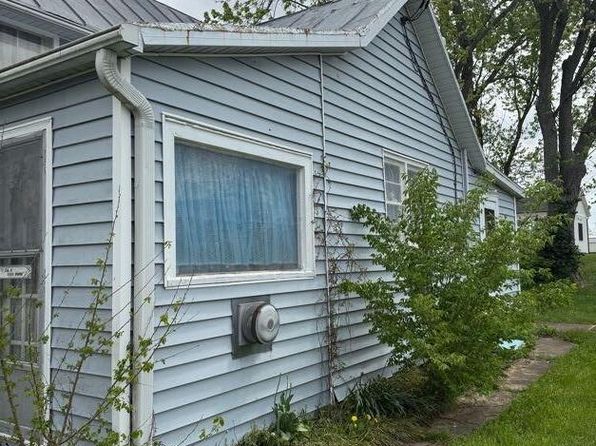 111 Hamilton St, New Holland, OH 43145
