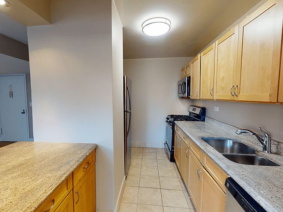 4th image of 80 N Moore St #805E