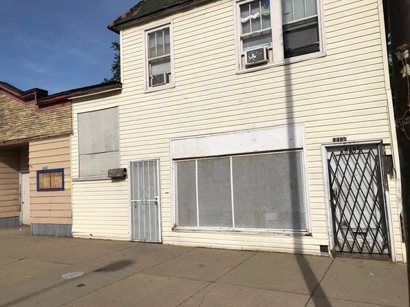 8485 S Commercial Ave, Chicago, IL 60617