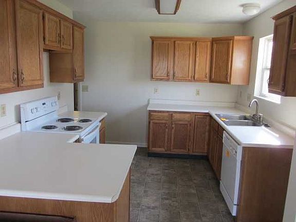 5th image of 402 Timber Hill Dr