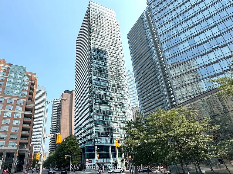 37 Grosvenor St #1603 — Photo 16