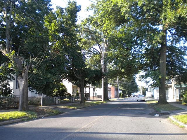 2nd image of 43 Mechanic St