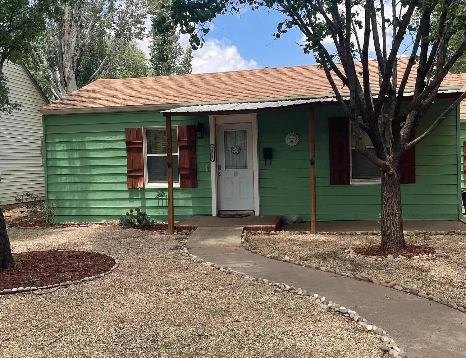 3 bed, 2.0 bath, 1738 sqft, $1,400 — Photo 1