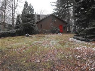 8326 Rushton Dr, Mentor, OH 44060