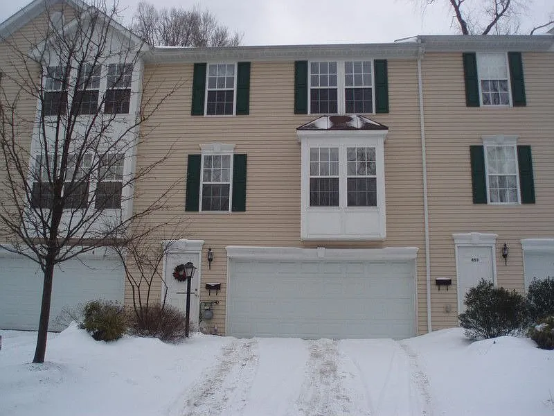 451 Grace St photo 1