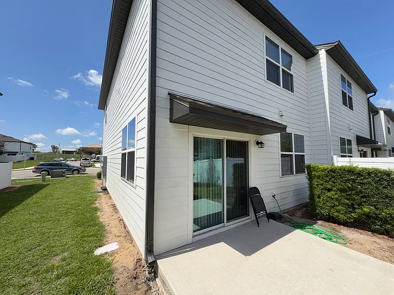 896 Grandin St — Photo 14