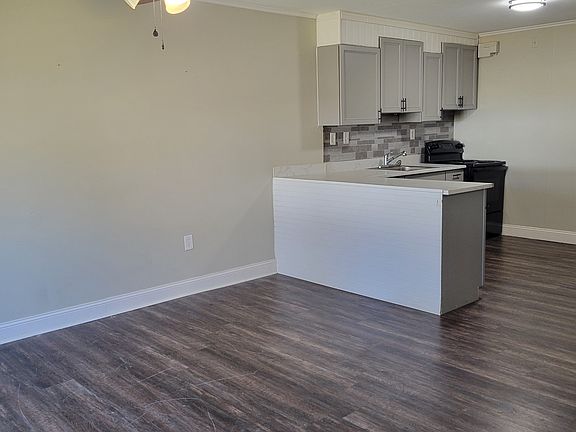 2nd image of 219 Stone Dr #2