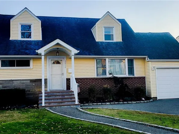 3810 Park Avenue, Seaford, NY 11783