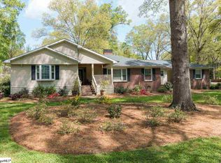605 Calvert Ave, Clinton, SC 29325