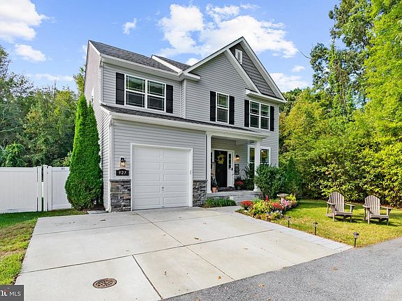 2nd image of 927 Windflower Ln